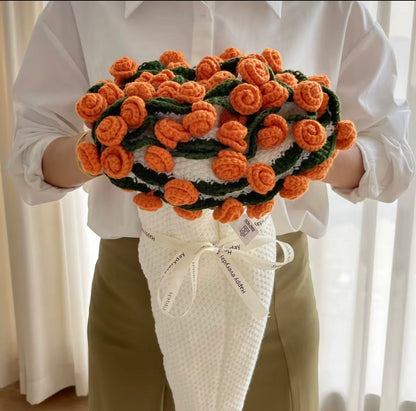 Handgewebte Rosenoase Deckenblume